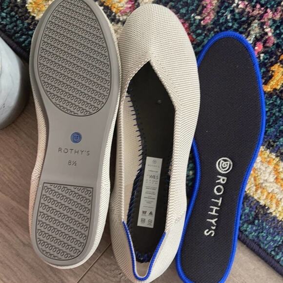 Rothys round toe size 8.5 light gray woman’s flat shoes - Picture 5 of 10